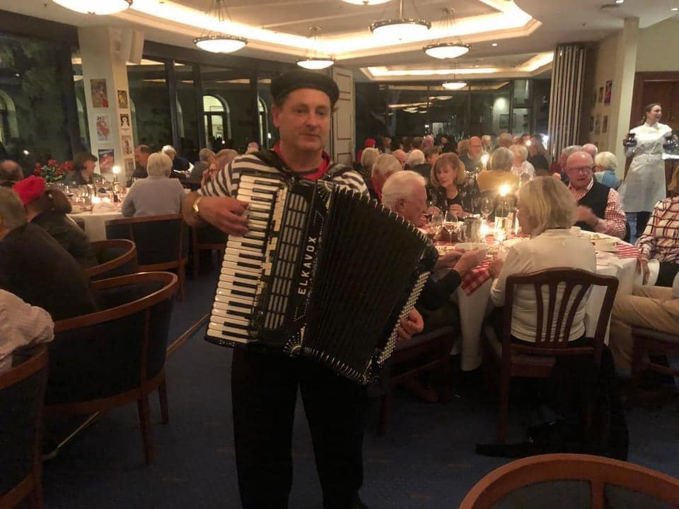 Giancarlo Ursino performing French music