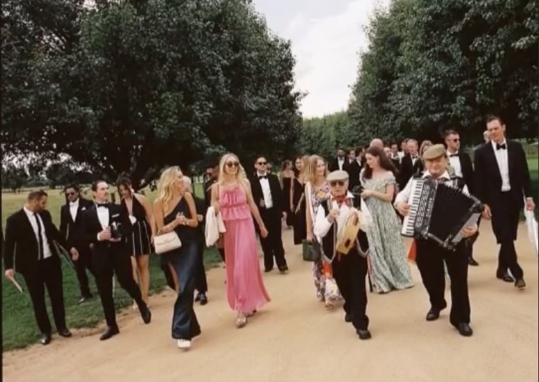 Giancarlo Ursino performing at a wedding